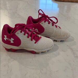 Under Armour Glyde 2 girls softball cleats